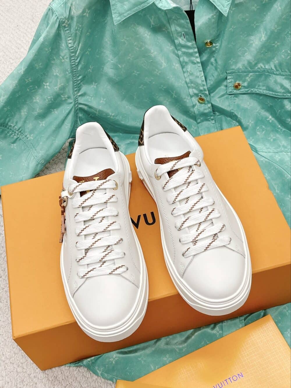 LOUIS VUITTON TIME OUT SNEAKER 1AADMT - Image 8
