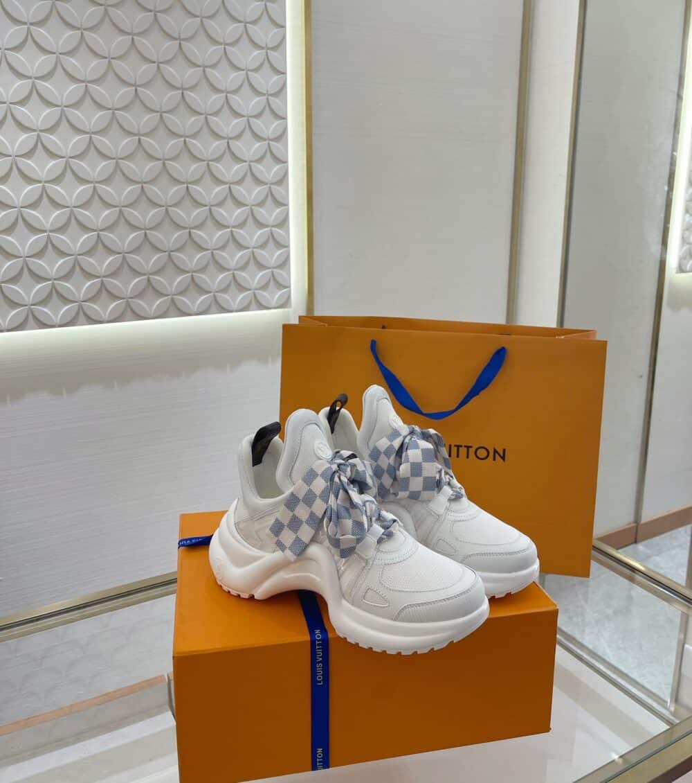 LOUIS VUITTON ARCHLIGHT SNEAKERS AZUR WHITE 1AACPW - Image 4