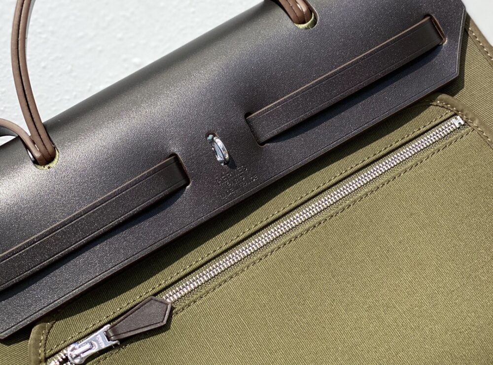 HERMES HERBAG ZIP 31 BAG PALLADIUM HARDWARE KHAKI 31CM - Image 9