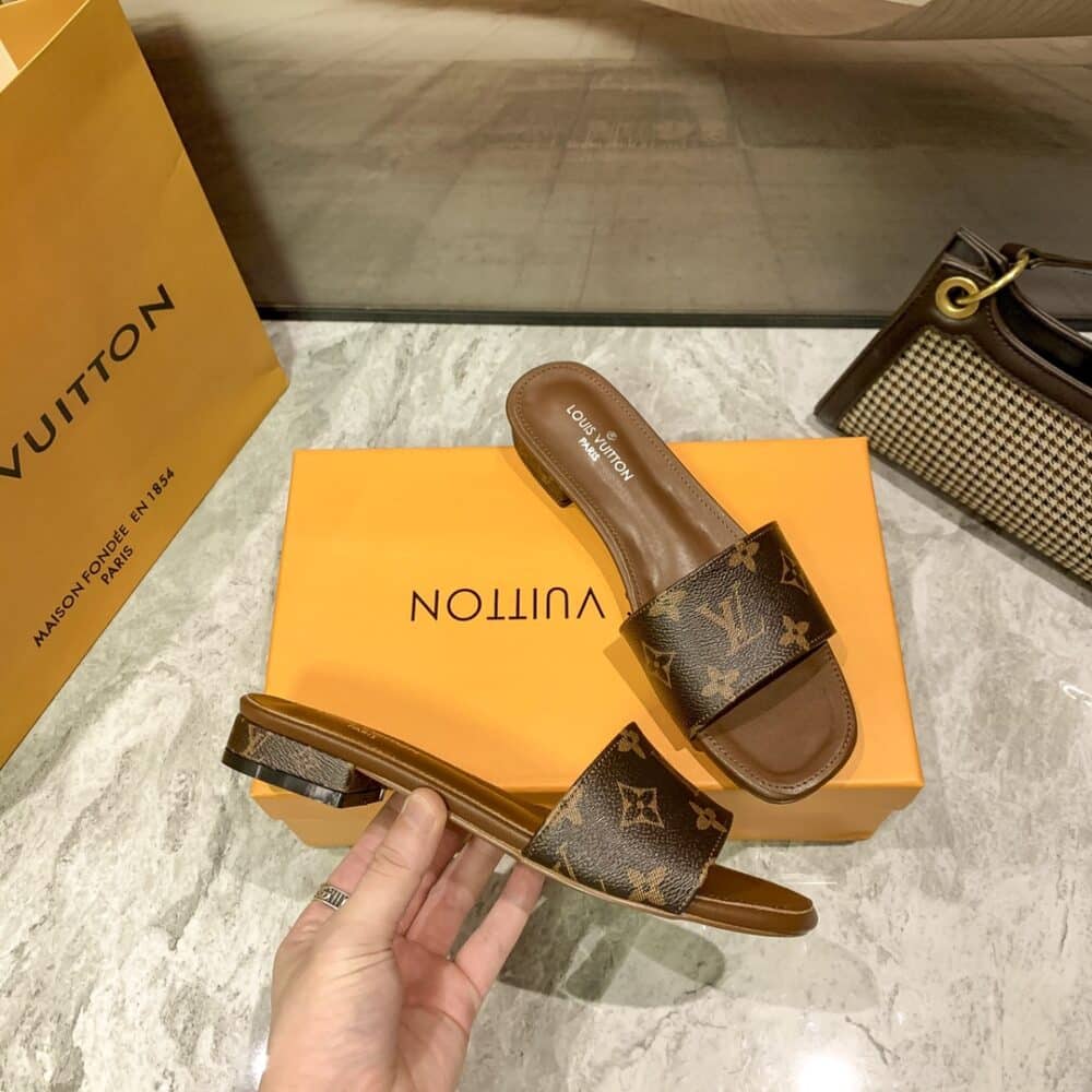 LOUIS VUITTON LOCK IT FLAT MULE MONOGRAM BROWN - Image 3