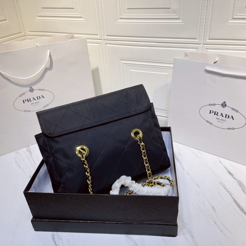 PRADA BLACK QUILTED NYLON VINTAGE SHOULDER BAG BLACK 28CM - Image 2