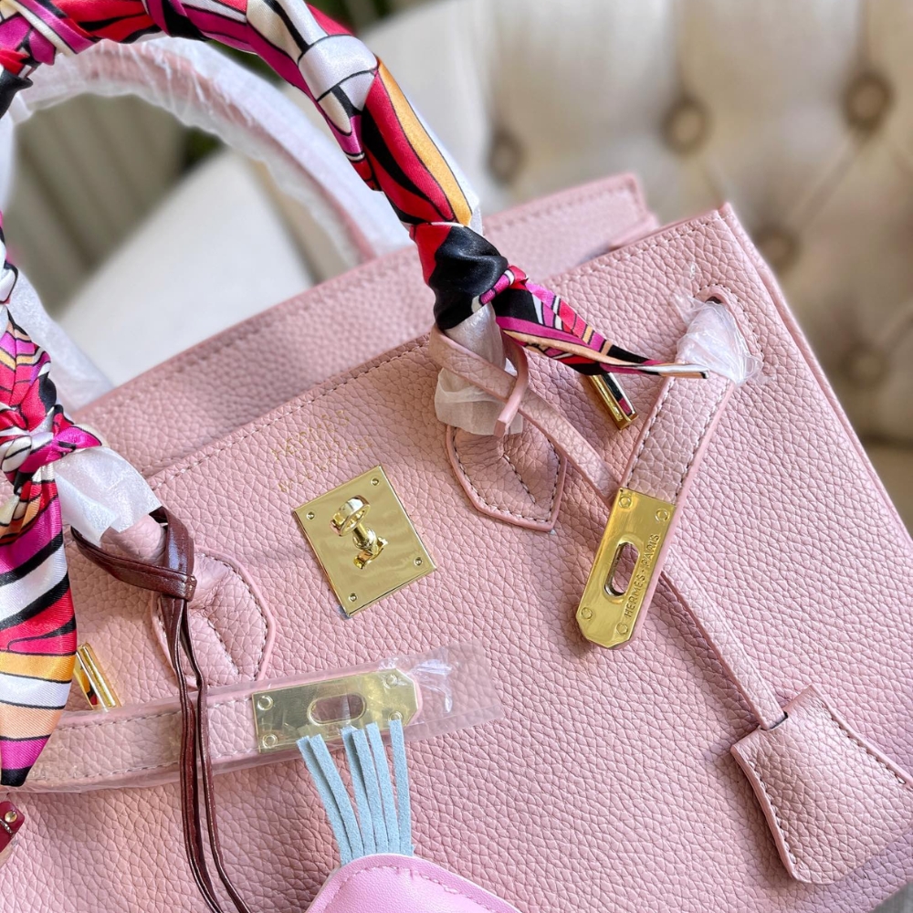 Hermes Birkin 30 Togo Leather Gold Hardware Light Pink 30Cm - Image 4