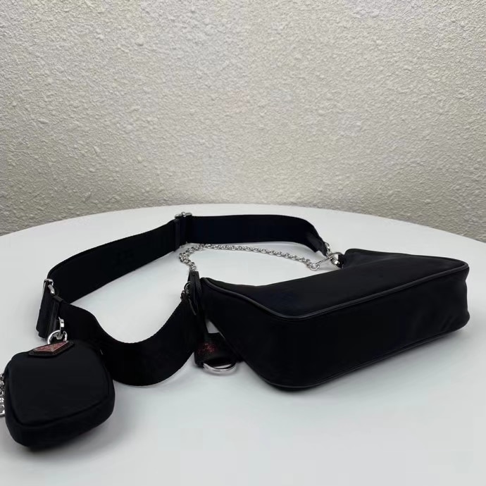 PRADA MINI RE-EDITION 2005 RE-NYLON BLACK WITH RED LOGO - Image 6