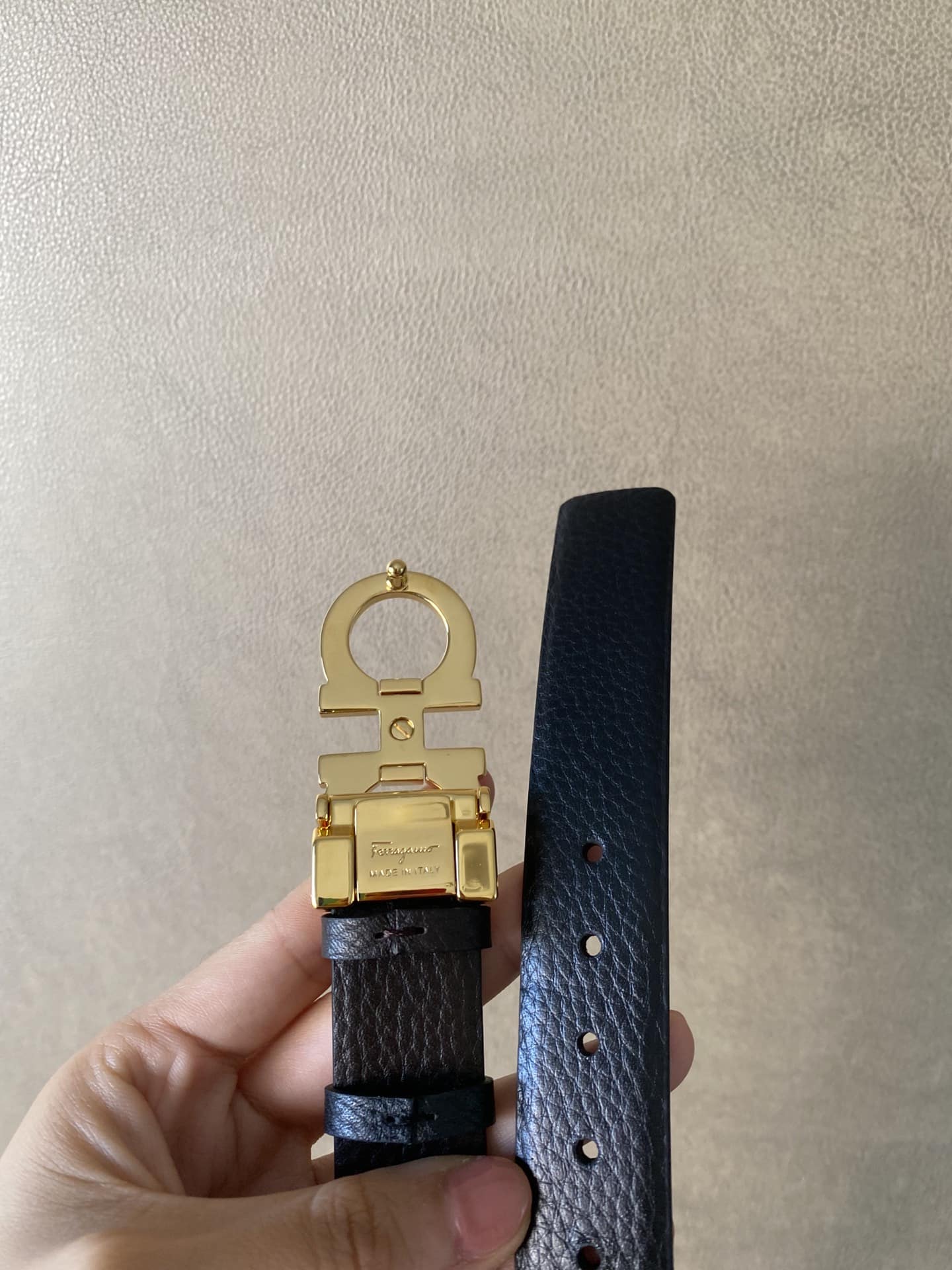 SALVATORE FERRAGAMO GANCINI BLACK LEATHER BELT WITH GOLD METAL BUCKLE 2.5CM - Image 7