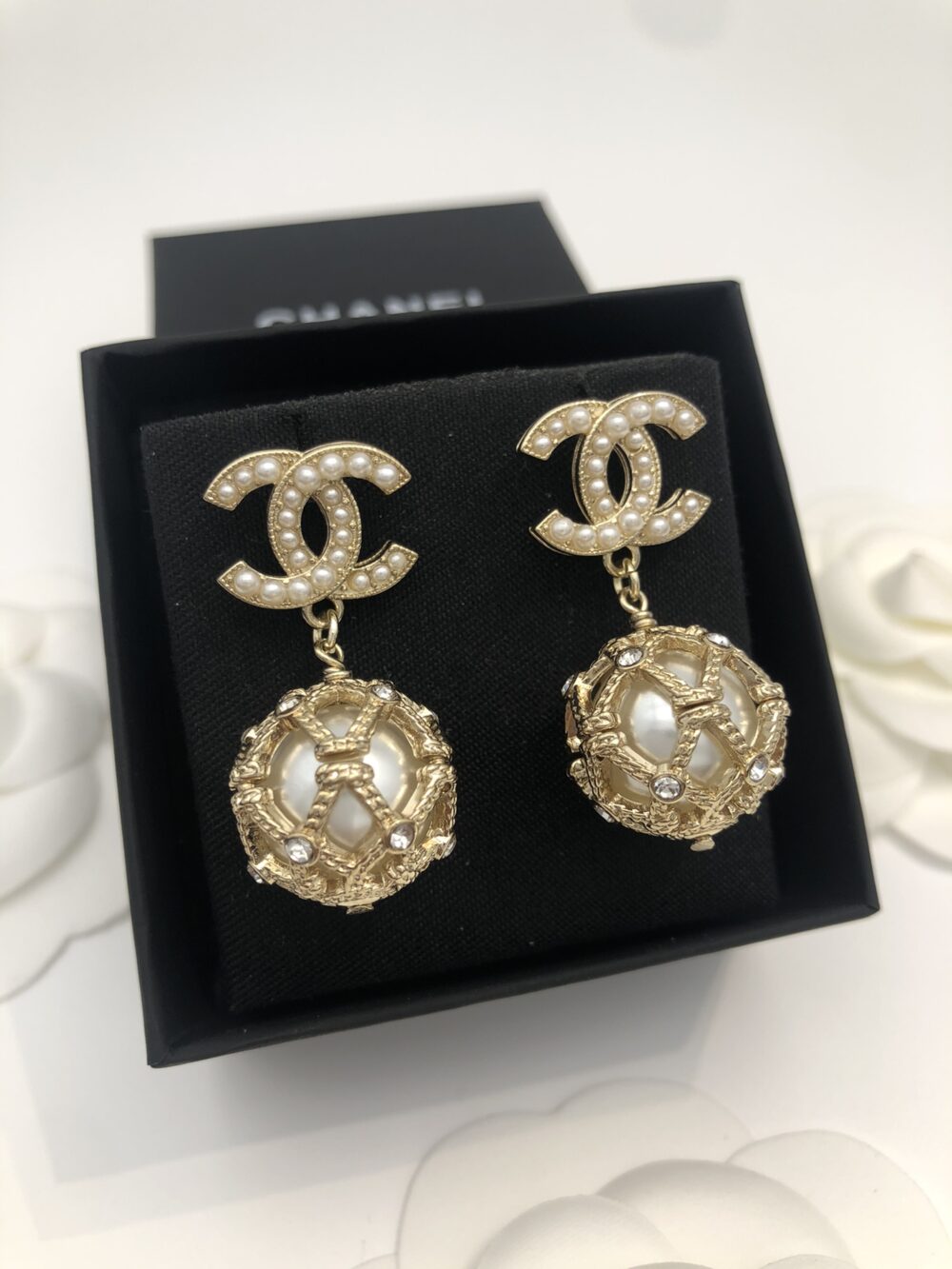 CHANEL GOLD CAGED PEARL EARRINGS - Image 5
