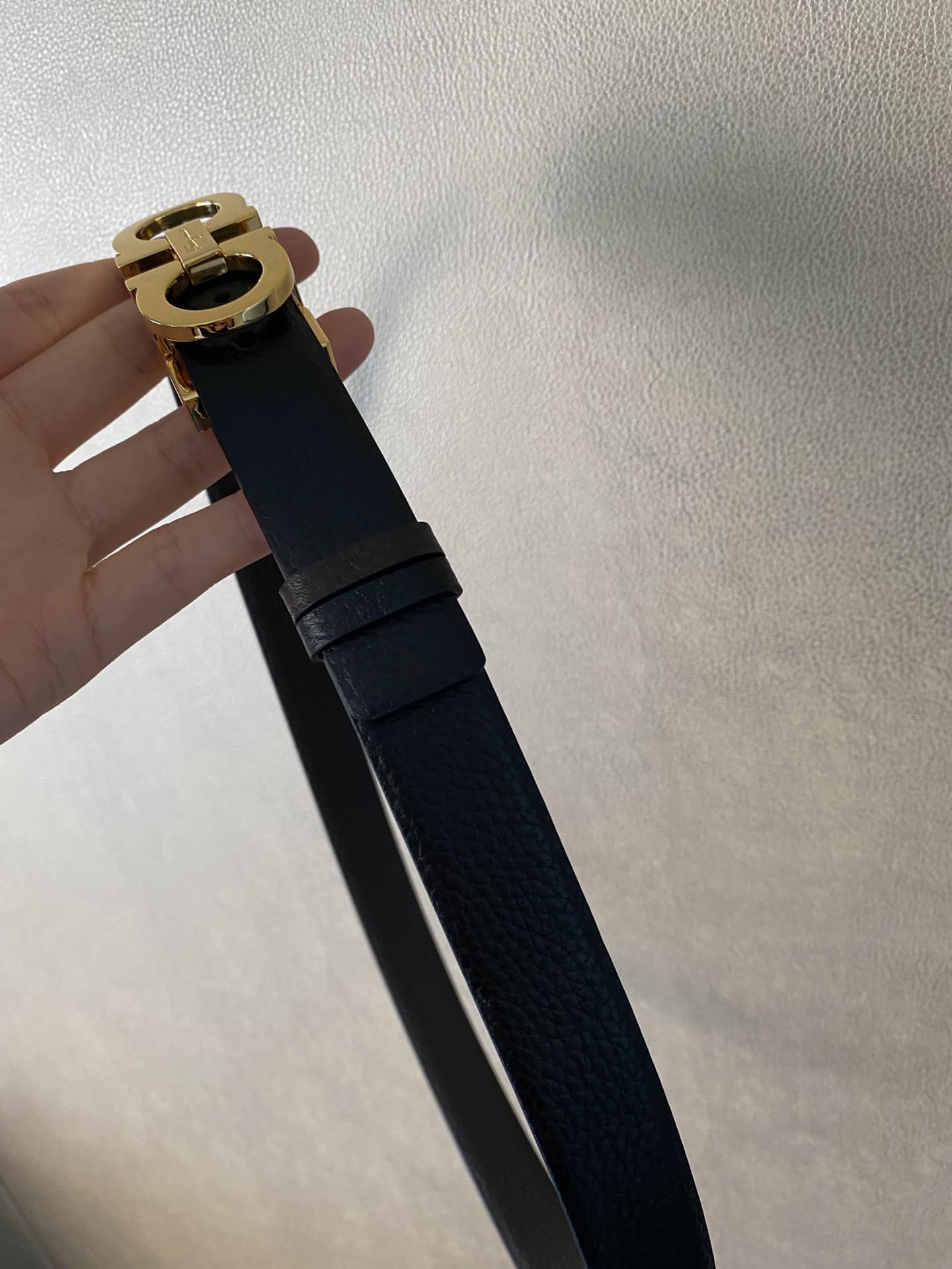 SALVATORE FERRAGAMO GANCINI BLACK LEATHER BELT WITH GOLD METAL BUCKLE 2.5CM - Image 4