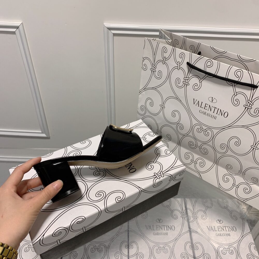 VALENTINO VLOGO SIGNATURE SQUARE TOE MIDDLE HEEL BLACK SLIDE SANDAL - Image 5
