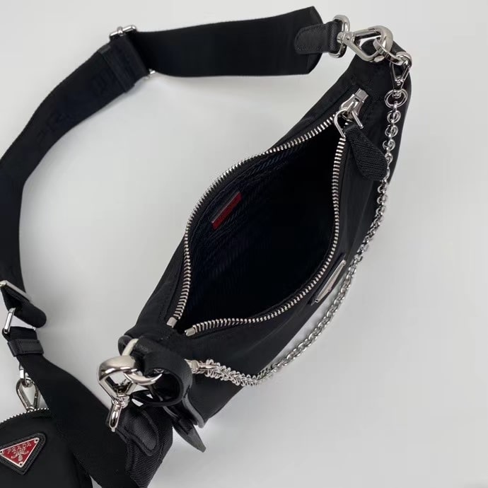 PRADA MINI RE-EDITION 2005 RE-NYLON BLACK WITH RED LOGO - Image 4