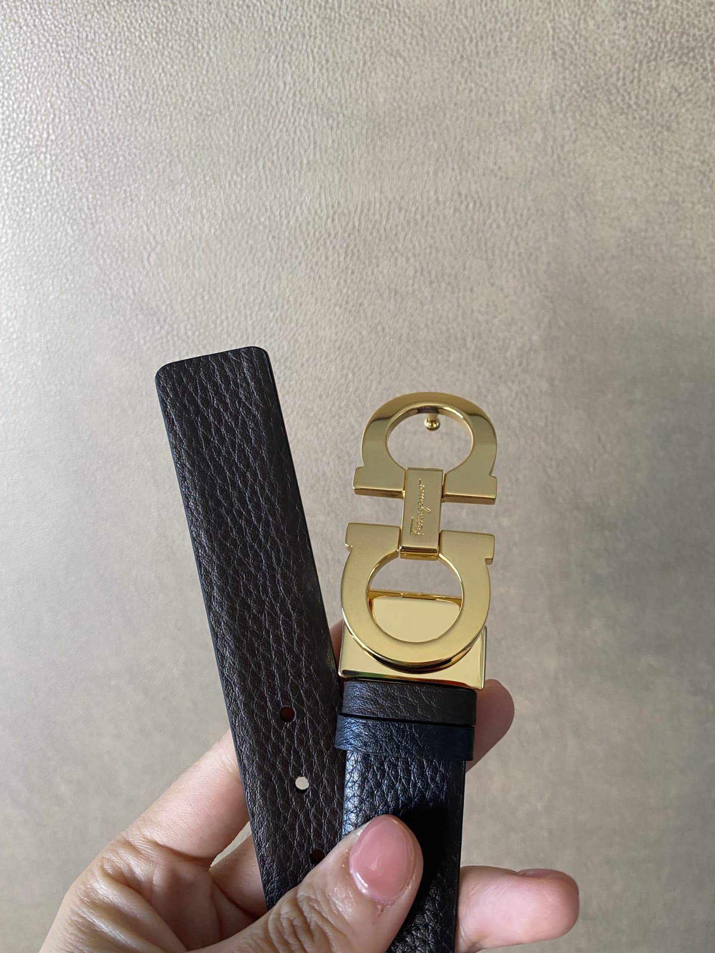 SALVATORE FERRAGAMO GANCINI BLACK LEATHER BELT WITH GOLD METAL BUCKLE 2.5CM - Image 6