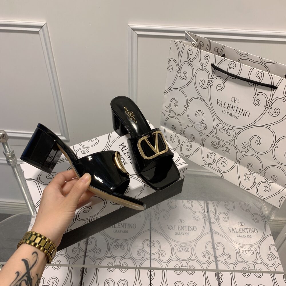 VALENTINO VLOGO SIGNATURE SQUARE TOE MIDDLE HEEL BLACK SLIDE SANDAL - Image 3