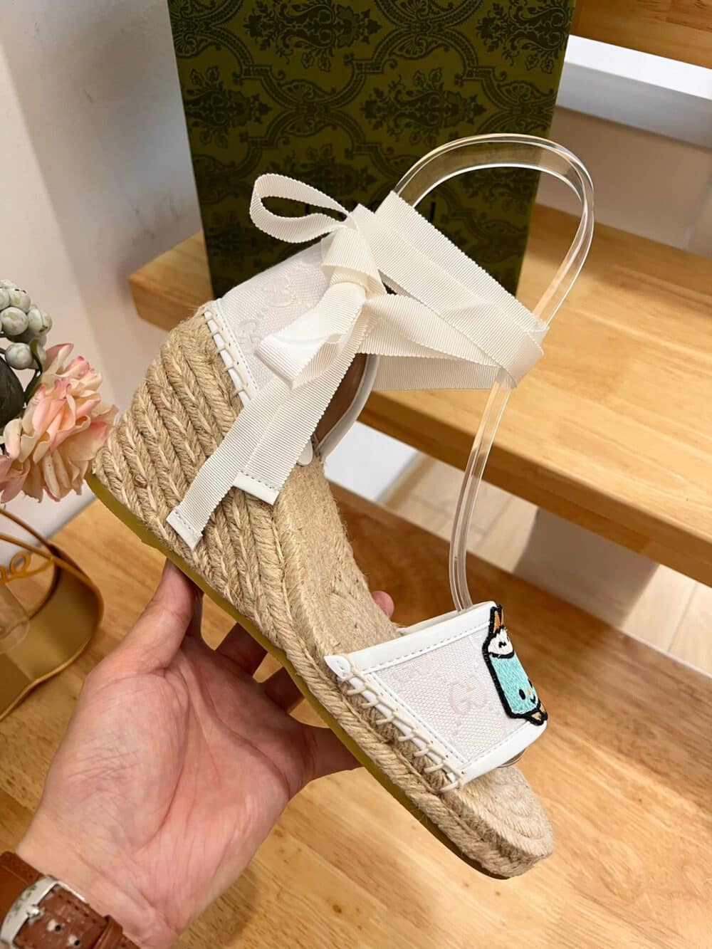 GUCCI WOMEN'S GG ESPADRILLE WITH PATCH WHITE - Image 3