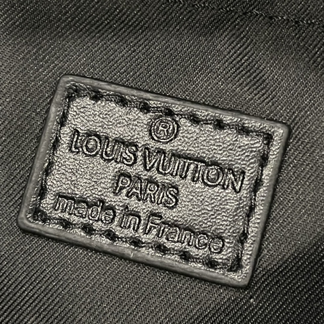 LOUIS VUITTON S LOCK MESSENGER GRAY MONOGRAM 22CM - Image 2