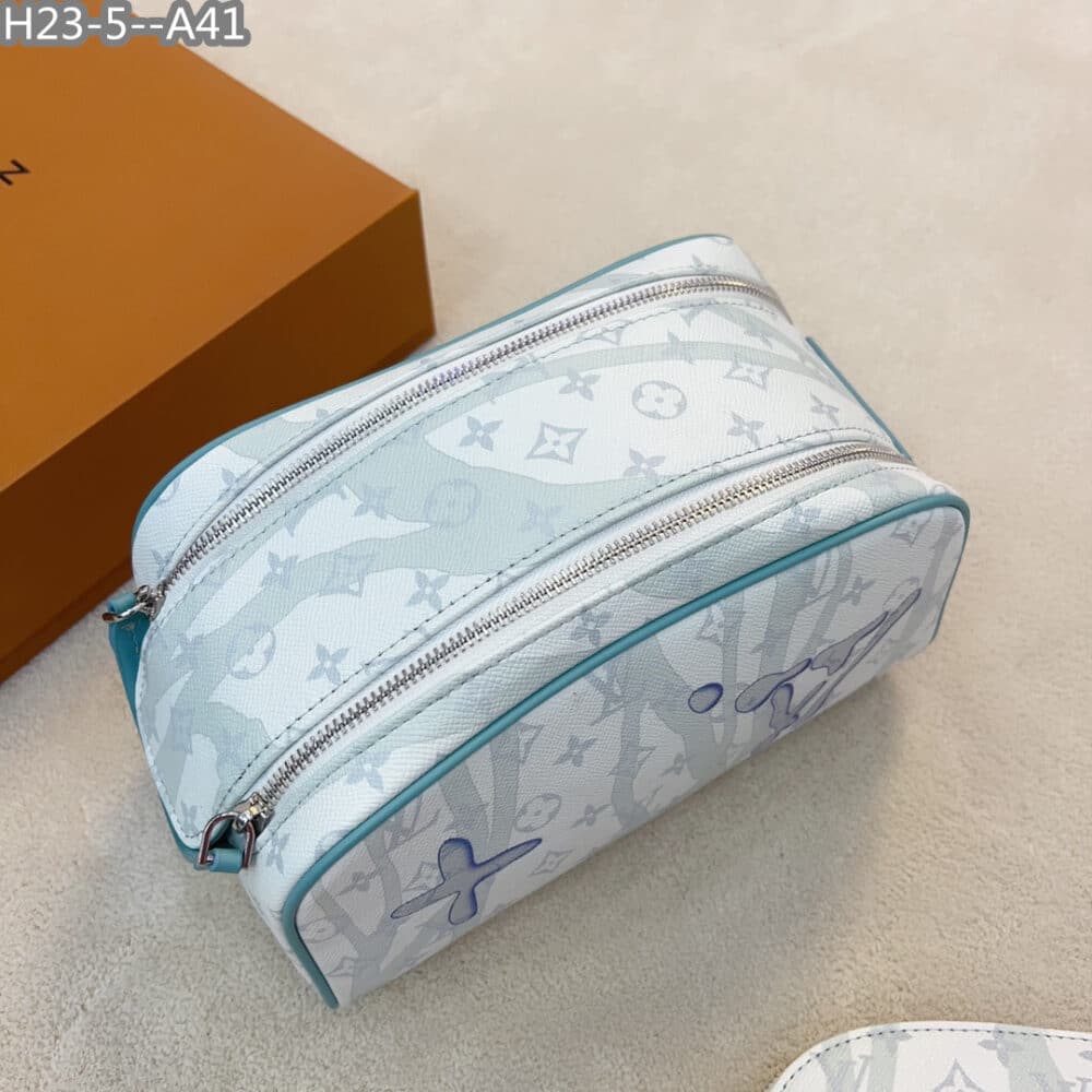 LOUIS VUITTON DOPP KIT MONOGRAM 27CM - Image 4