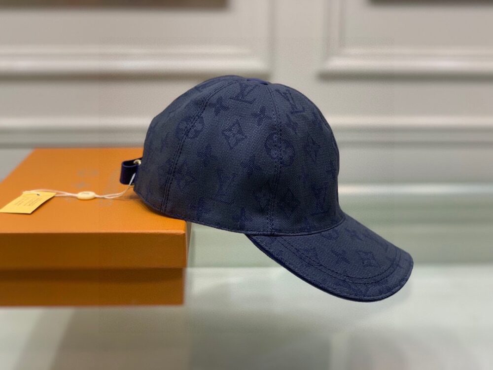 LOUIS VUITTON MNG ESSENTIAL CAP BLUE M77590 - Image 8