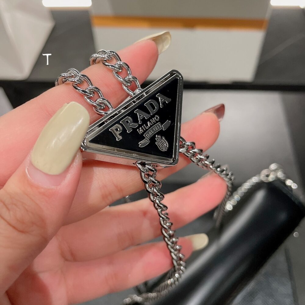 PRADA BRUSH LEATHER TRIANGLE LOGO CHAIN CLUTCH BAG BLACK 17CM 1BH189 ZO6 F0PG7 V 5KO - Image 3