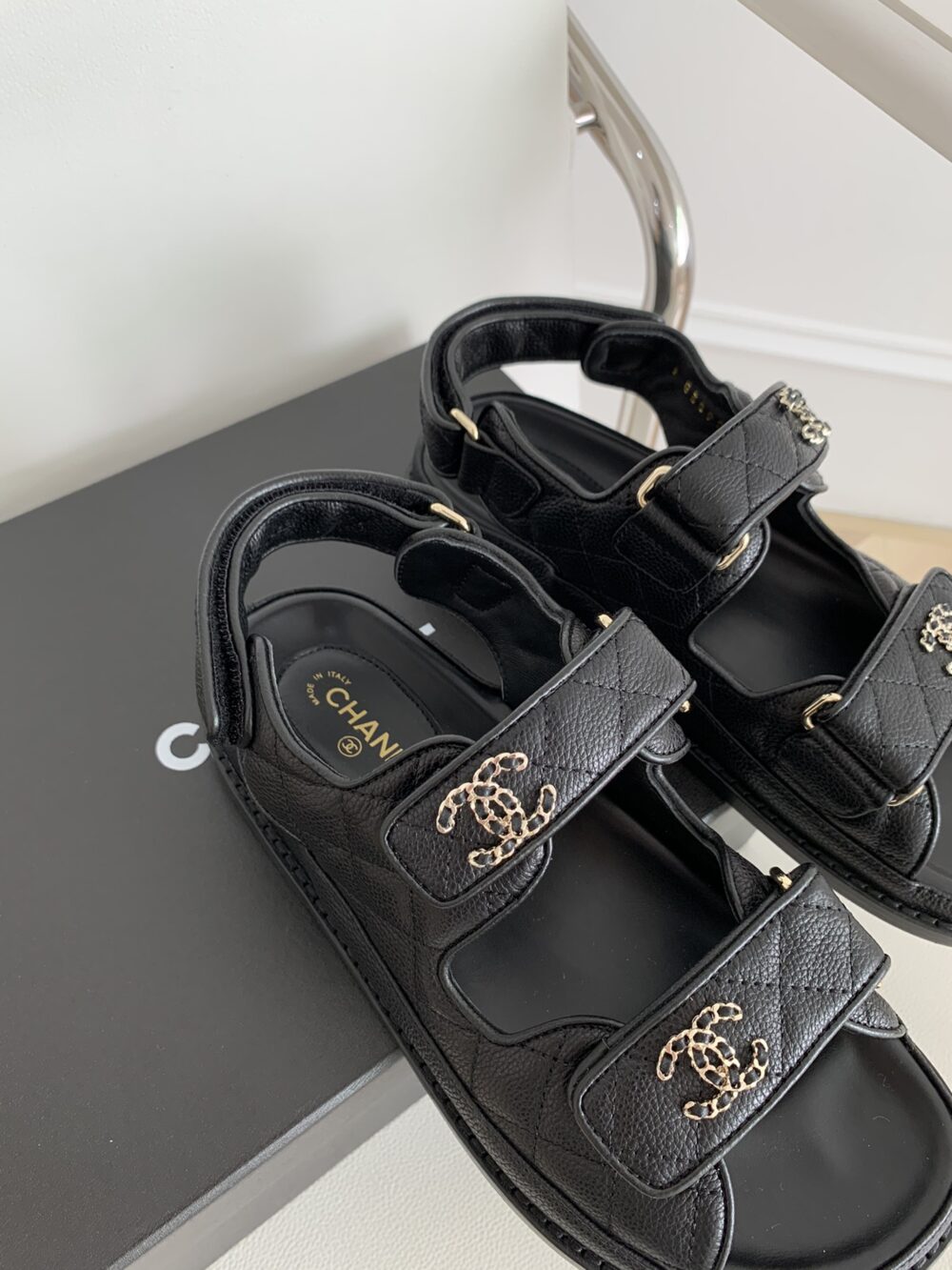CHANEL CC BUTTON VELCRO BLACK SANDALS GRAINED CALFSKIN LEATHER - Image 6