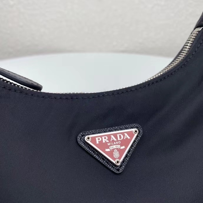 PRADA MINI RE-EDITION 2005 RE-NYLON BLACK WITH RED LOGO - Image 7