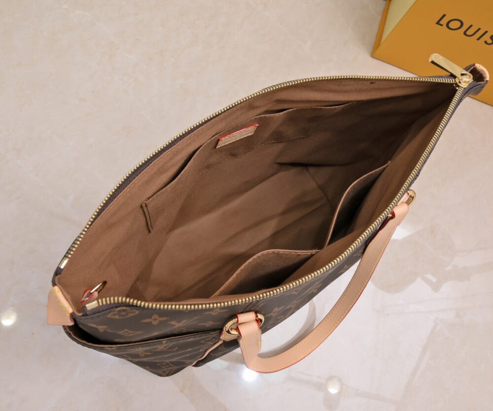 LOUIS VUITTON TOTALLY MONOGRAM CANVAS MM 43CM - Image 4