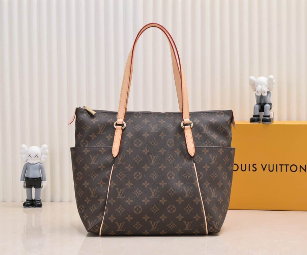 LOUIS VUITTON TOTALLY MONOGRAM CANVAS MM 43CM - Image 10