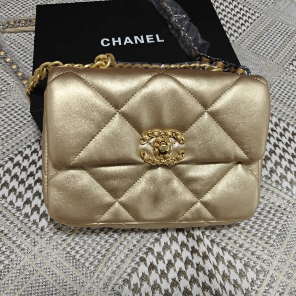 Alternative view of CHANEL 19 HANDBAG METALLIC GOLD AND SILVER TONE 26CM AS1160 B05457 NC293