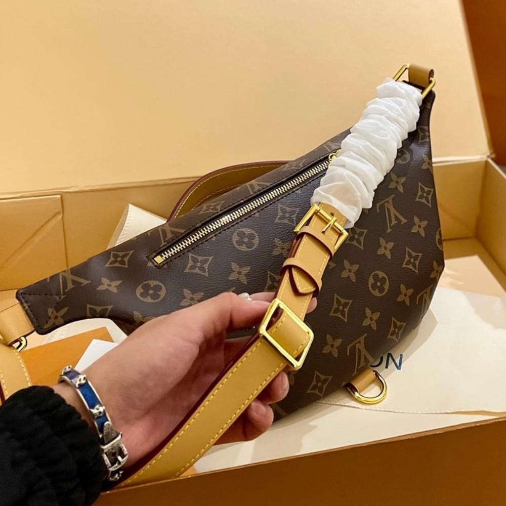 LOUIS VUITTON BUMBAG MONOGRAM 26CM M43644 - Image 3