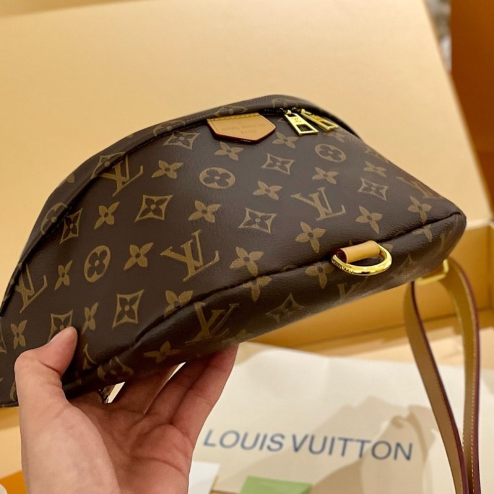 LOUIS VUITTON BUMBAG MONOGRAM 26CM M43644 - Image 4