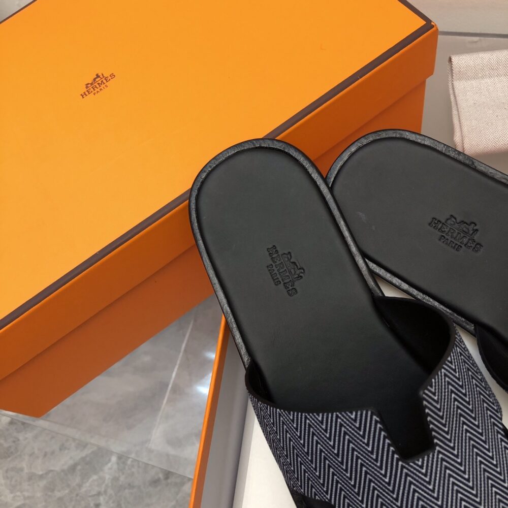 HERMES IZMIR SANDAL NOIR BLANC H231806ZH11390 - Image 6