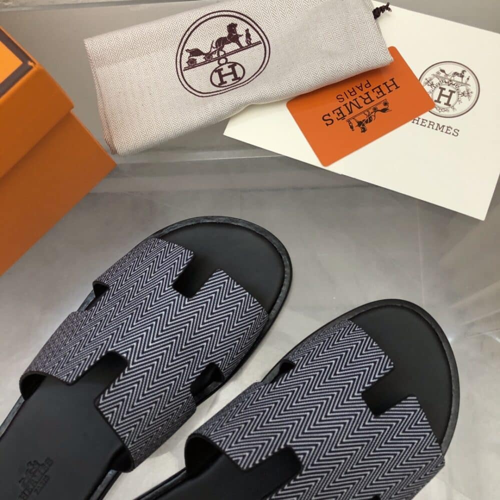 HERMES IZMIR SANDAL NOIR BLANC H231806ZH11390 - Image 9