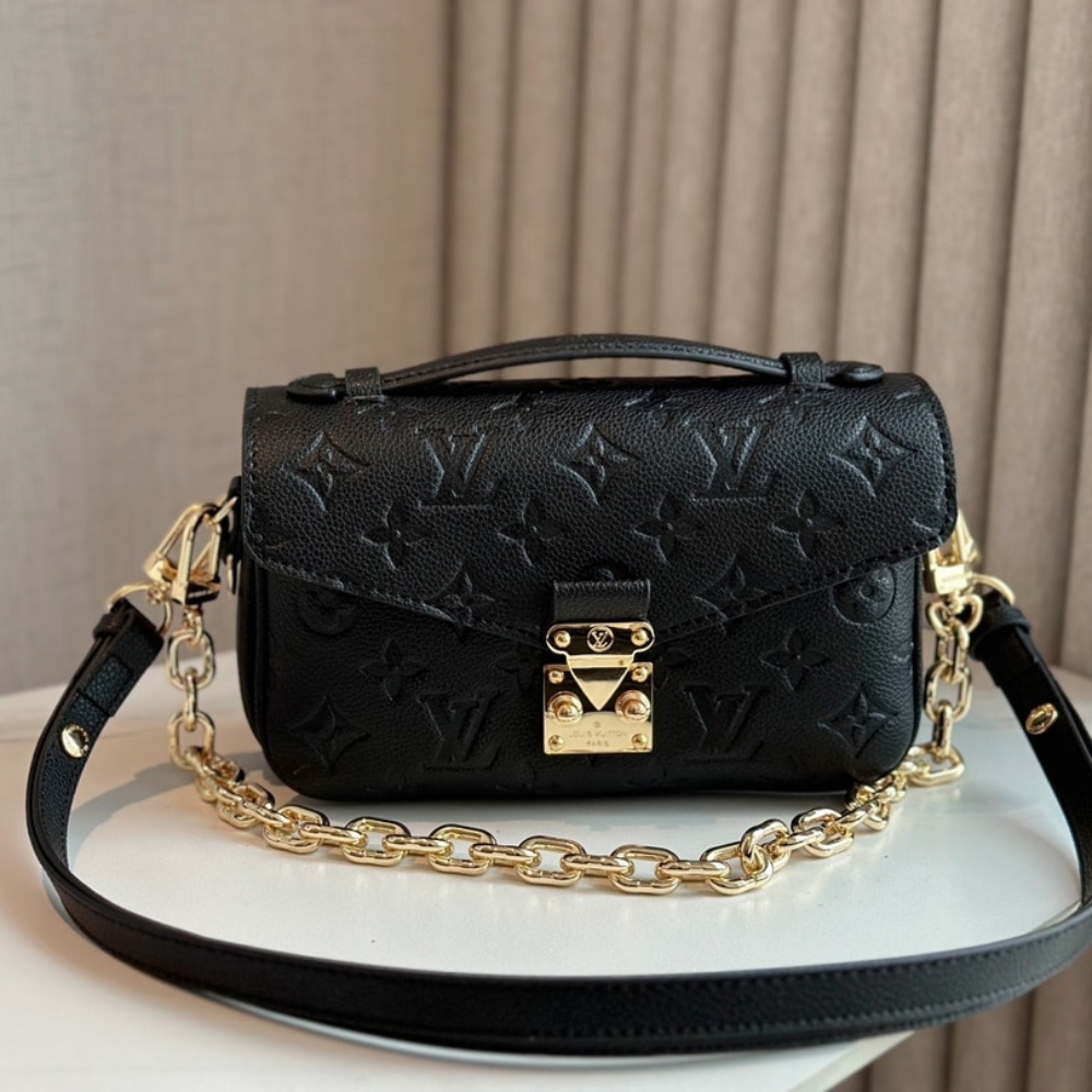 Alternative view of LOUIS VUITTON POCHETTE MÉTIS EAST WEST BAG BLACK 21CM M46595