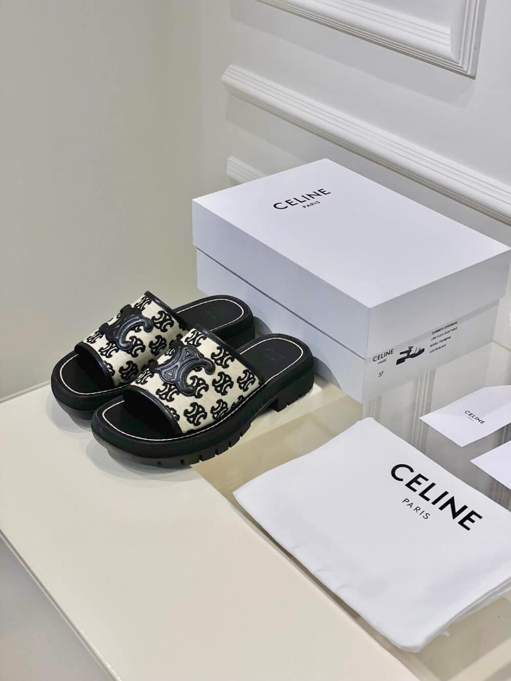 CELINE CLEA TRIOMPHE SLIDE IN TRIOMPHE STAMPED CANVAS CALFSKIN BLACK - Image 3