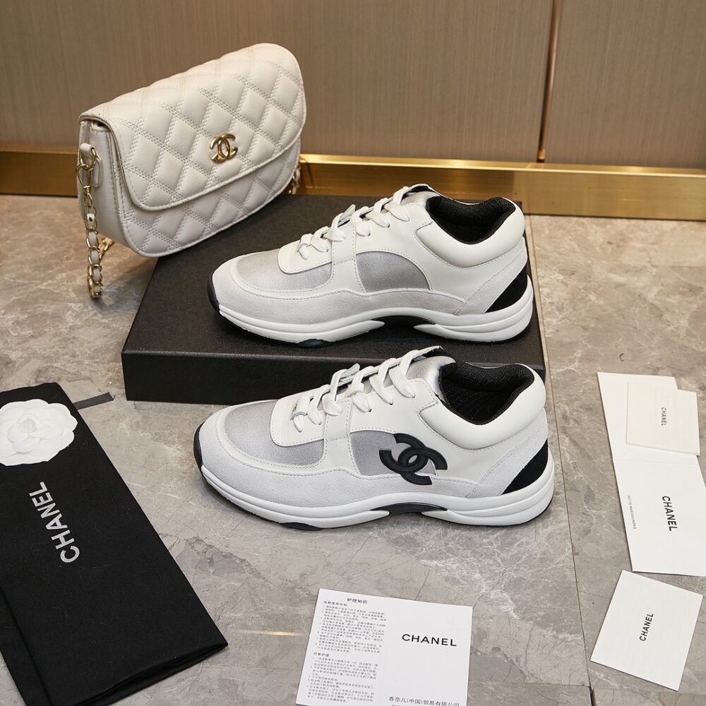 CHANEL SUEDE AND LEATHER CC LOW TOP SNEAKERS WHITE BLACK - Image 8