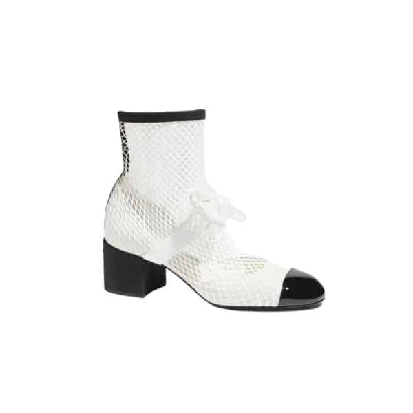CHANEL MARY JANES WHITE AND BLACK G40097 Y56613 K5928