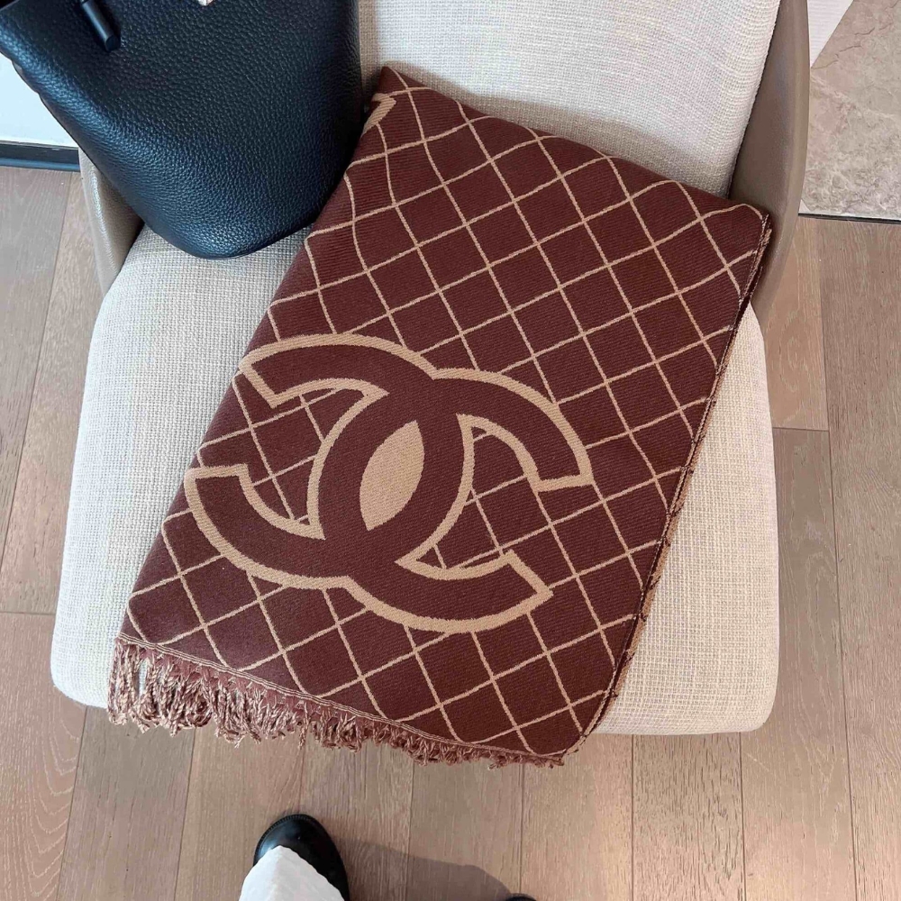 Alternative view of CHANEL CASHMERE SHEARLING SCARF BROWN