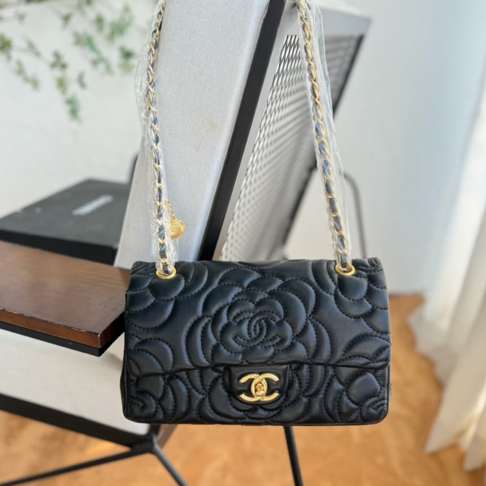Chanel Flap Bag With Camellia Flower Chain Black 26Cm - Image 4