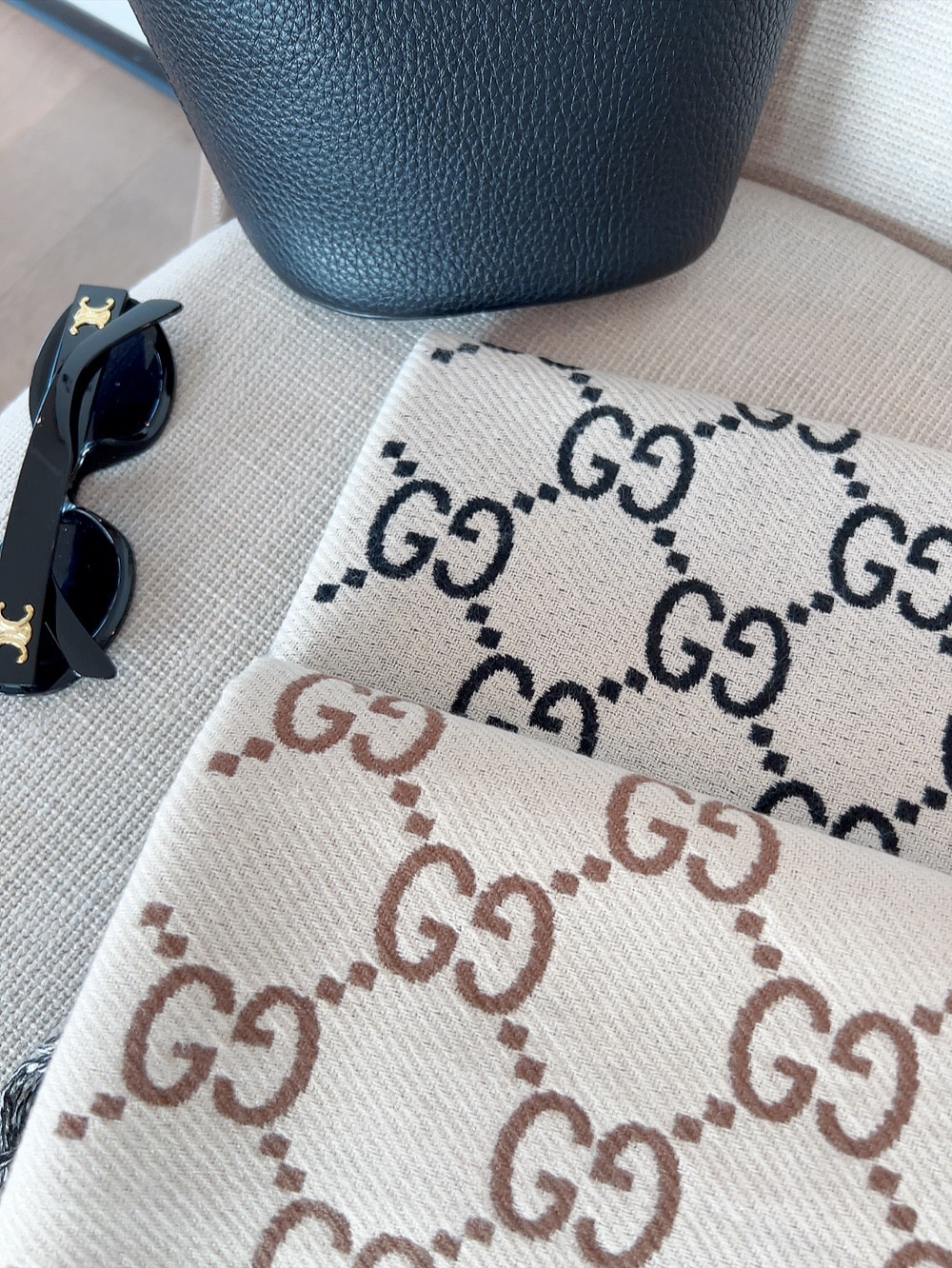 Alternative view of GUCCI GG JACQUARD SCARF WHITE AND BLACK