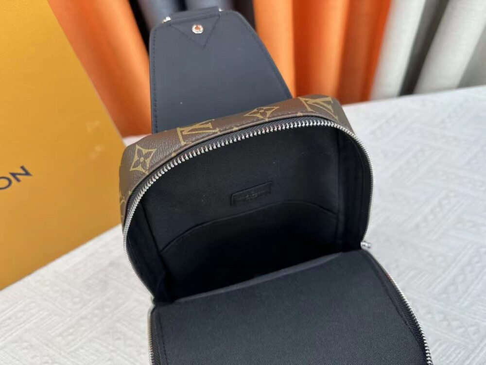 Alternative view of LOUIS VUITTON AVENUE SLINGBAG MONOGRAM BROWN 31CM M45897