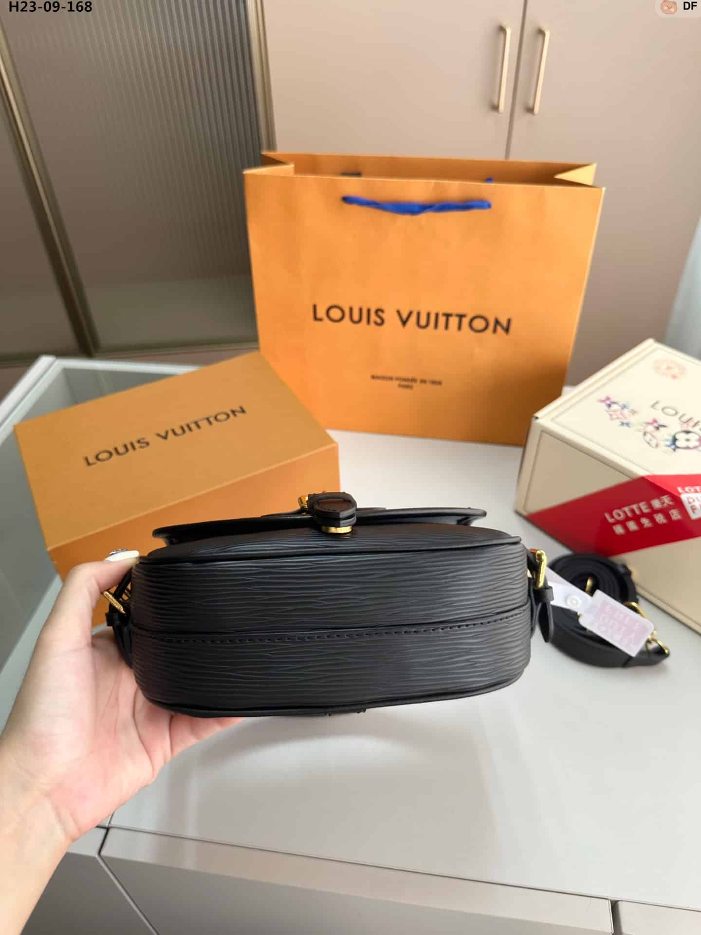 LOUIS VUITTON SAUMUR BB BAG BLACK 20CM M23469 - Image 6