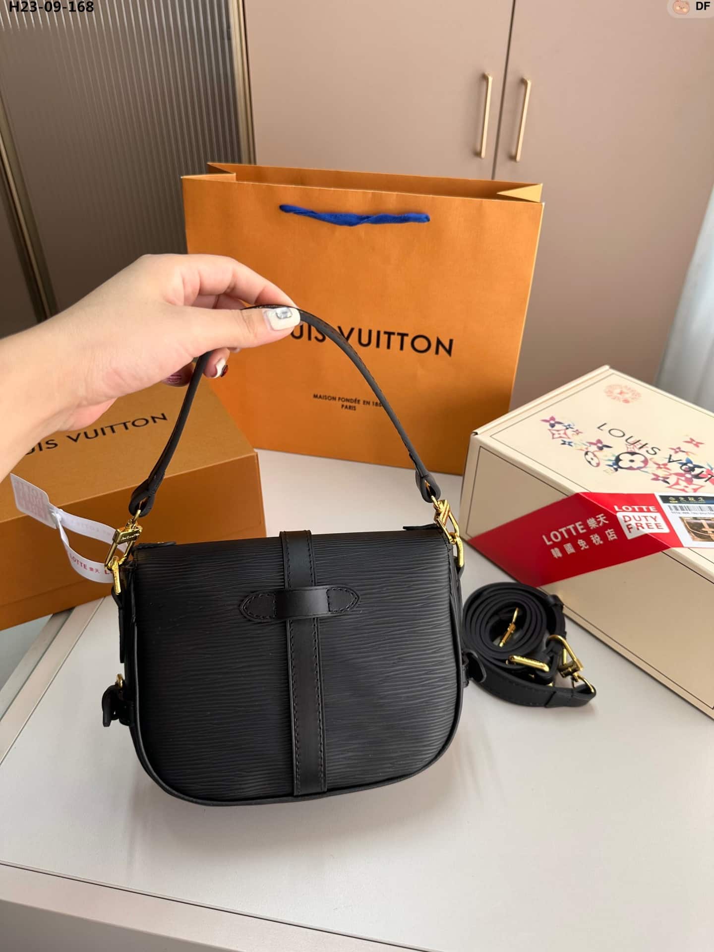 LOUIS VUITTON SAUMUR BB BAG BLACK 20CM M23469 - Image 8