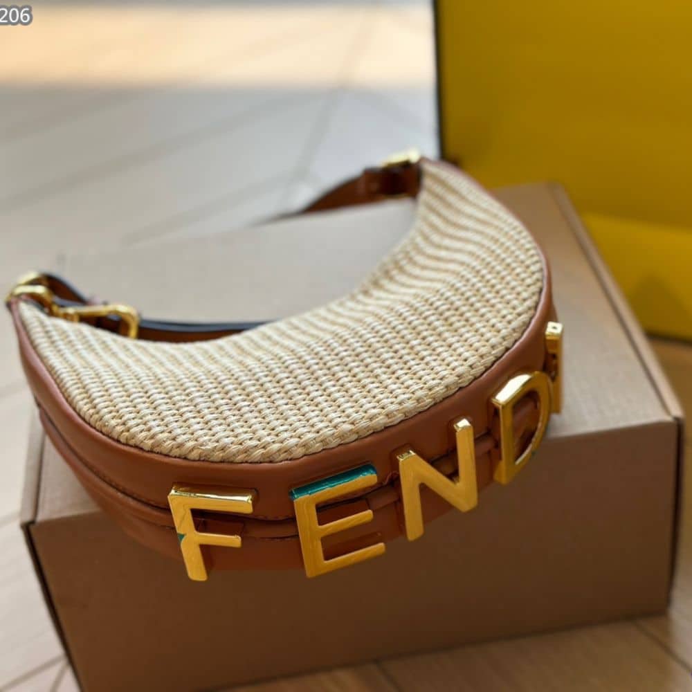 FENDI GRAPHY SMALL NATURAL STRAW BAG 20CM 8BR798ANWBF1L27 - Image 4