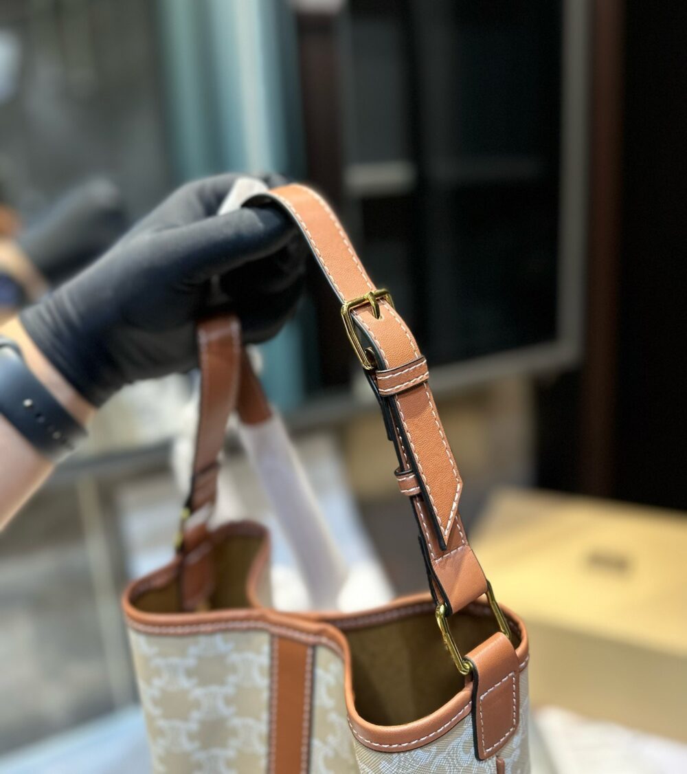 CELINE SMALL BUCKET CUIR TRIOMPHE IN TRIOMPHE CANVAS AND CALFSKIN GREGE 22CM 191442FLC 02GR - Image 6