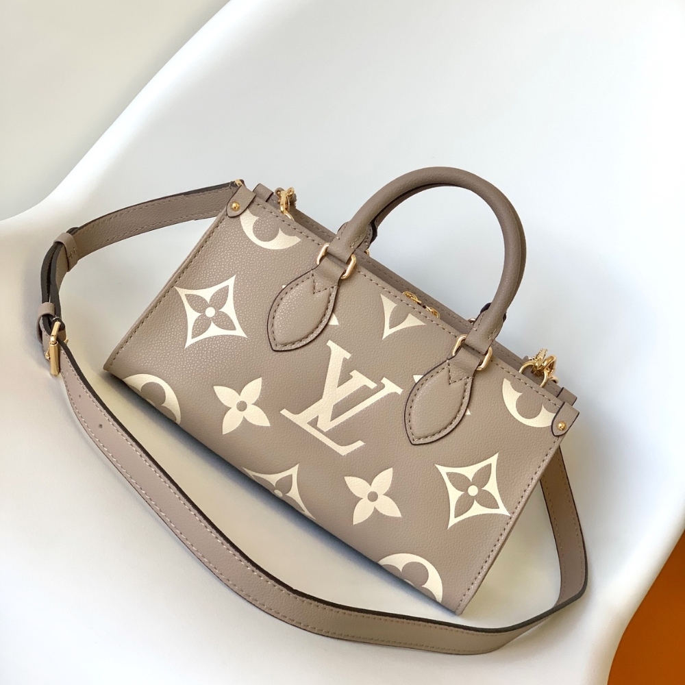 Louis Vuitton Onthego East West Bag Bicolor Beige 25Cm M23641 - Image 4