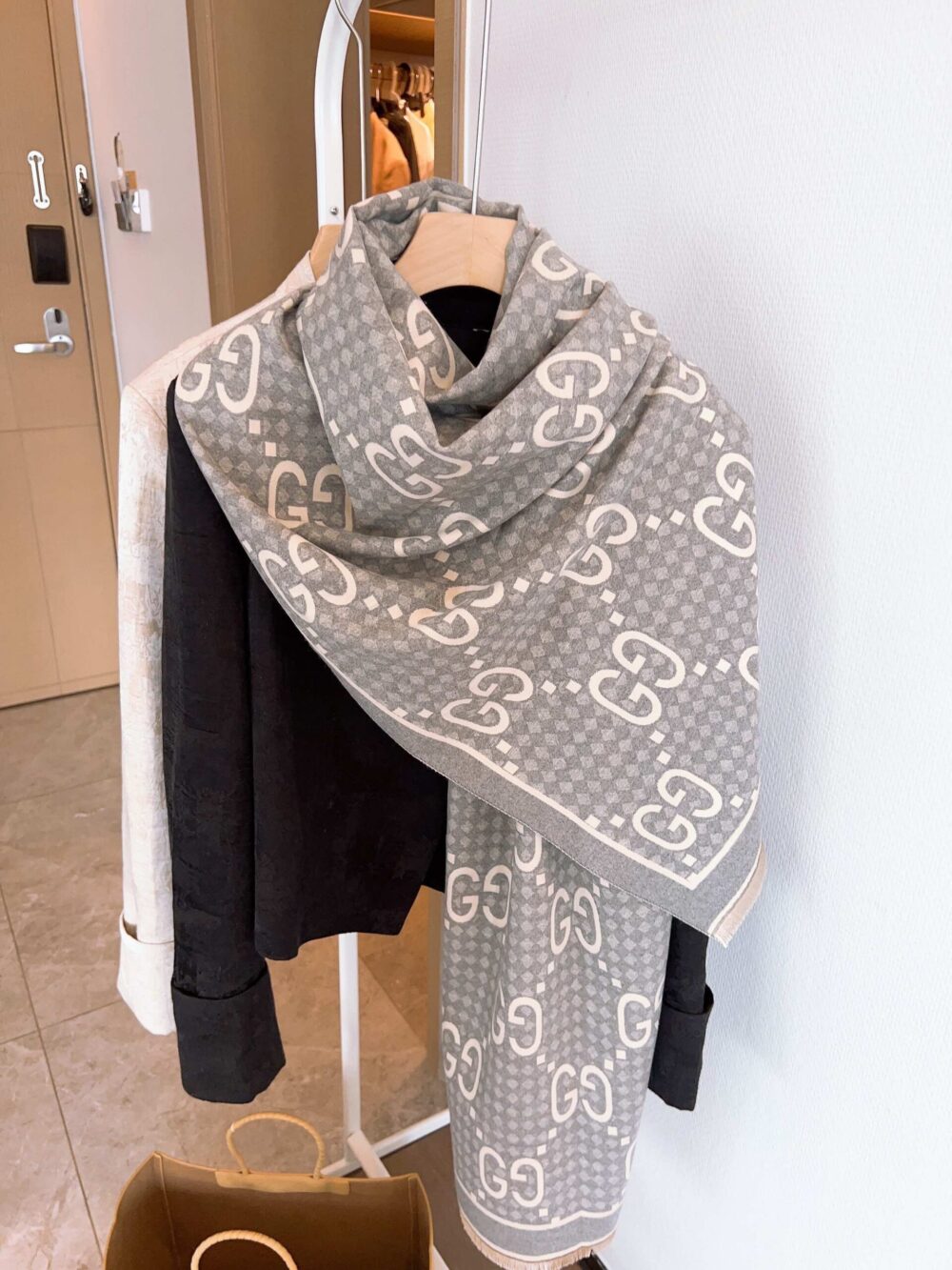 Alternative view of GUCCI MAXI GG WOOL JACQUARD SCARF GREY