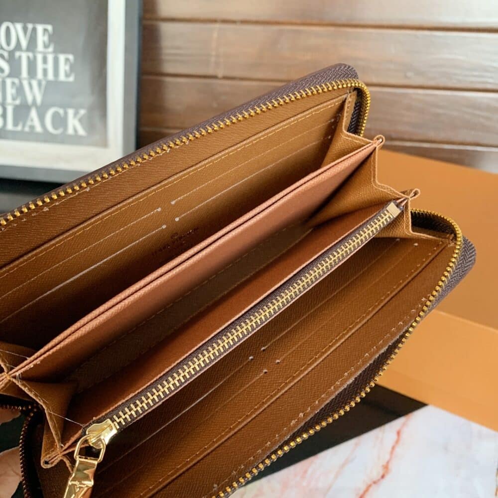 LOUIS VUITTON VOYAGE MM POCHETTE CLUTCH MONOGRAM BROWN 26CM - Image 8