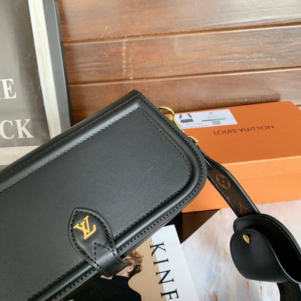 LOUIS VUITTON OFFICIER POUCH WITH STRAP BLACK 23CM M69841 - Image 5