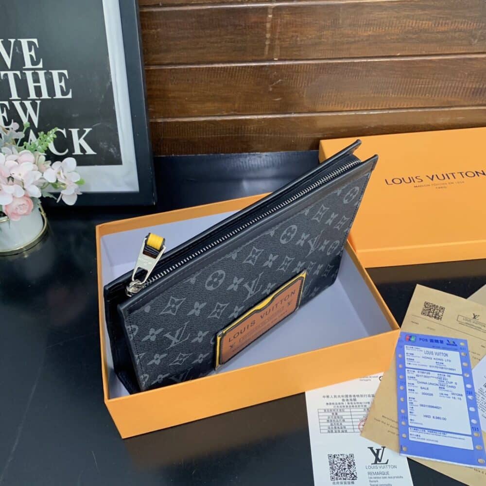 LOUIS VUITTON DISCOVERY POCHETTE CLUTCH MONOGRAM ECLIPSE BLACK 26CM - Image 5