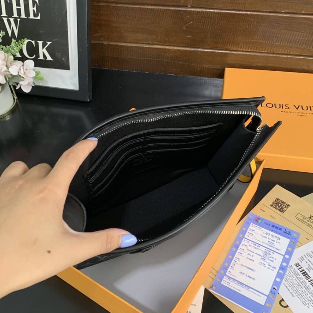 LOUIS VUITTON DISCOVERY POCHETTE CLUTCH MONOGRAM ECLIPSE BLACK 26CM - Image 8