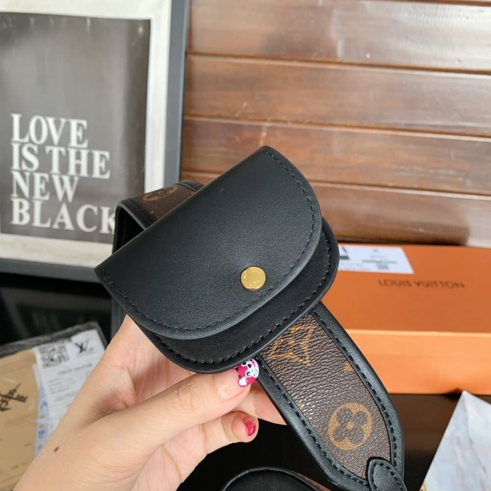 LOUIS VUITTON OFFICIER POUCH WITH STRAP BLACK 23CM M69841 - Image 7
