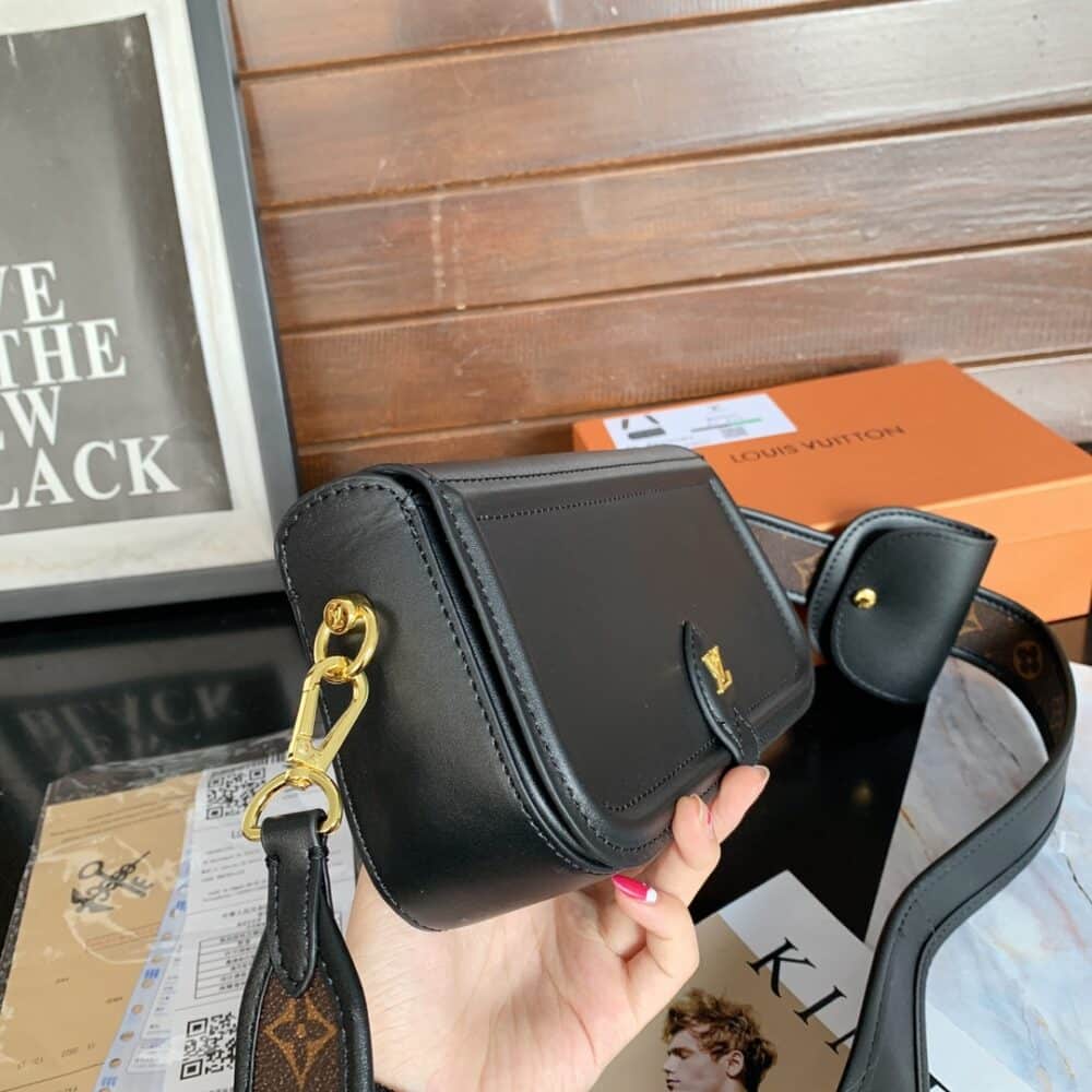 LOUIS VUITTON OFFICIER POUCH WITH STRAP BLACK 23CM M69841 - Image 8