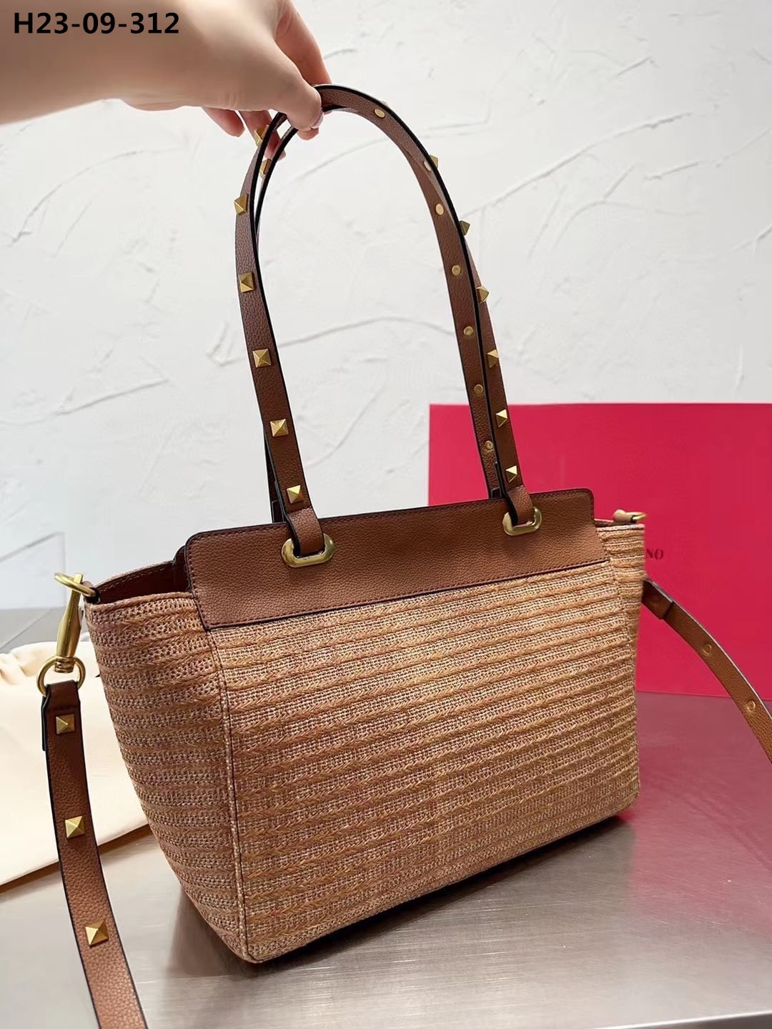 VALENTINO ROCKSTUD TOTE BAG BROWN 28CM - Image 2