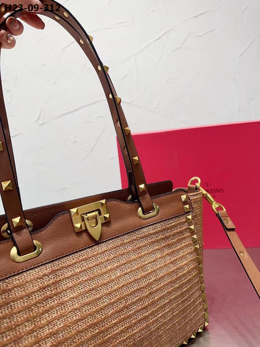 VALENTINO ROCKSTUD TOTE BAG BROWN 28CM - Image 3